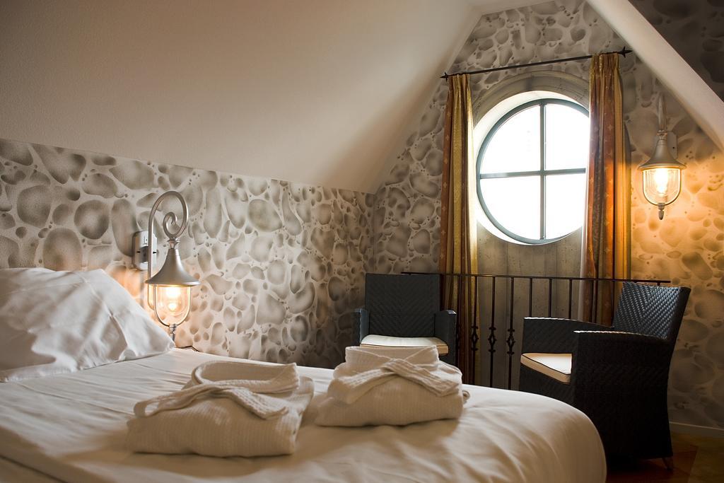 Boetiek Hotel Plein Vijf ドゥールネ 部屋 写真