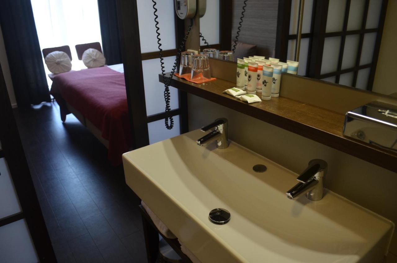 Boetiek Hotel Plein Vijf ドゥールネ エクステリア 写真